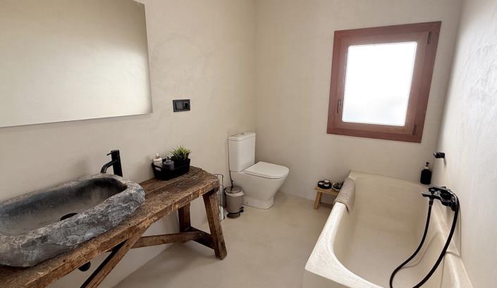 Image No.35-4 Bed Townhouse for sale