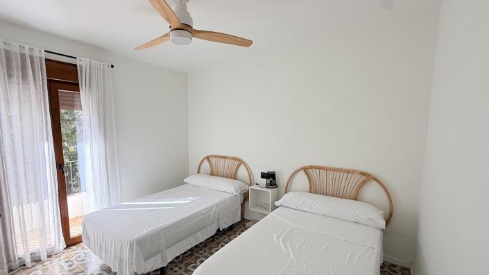 Image No.40-4 Bed Townhouse for sale