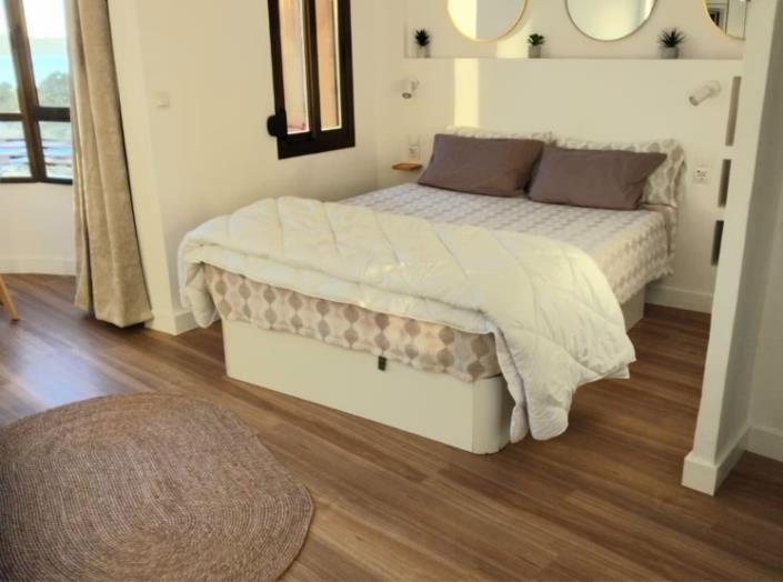 Image No.10-1 Bed Apartment for sale