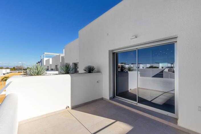 Image No.19-3 Bed Apartment for sale