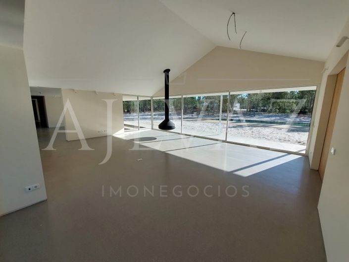 Image No.20-3 Bed House for sale