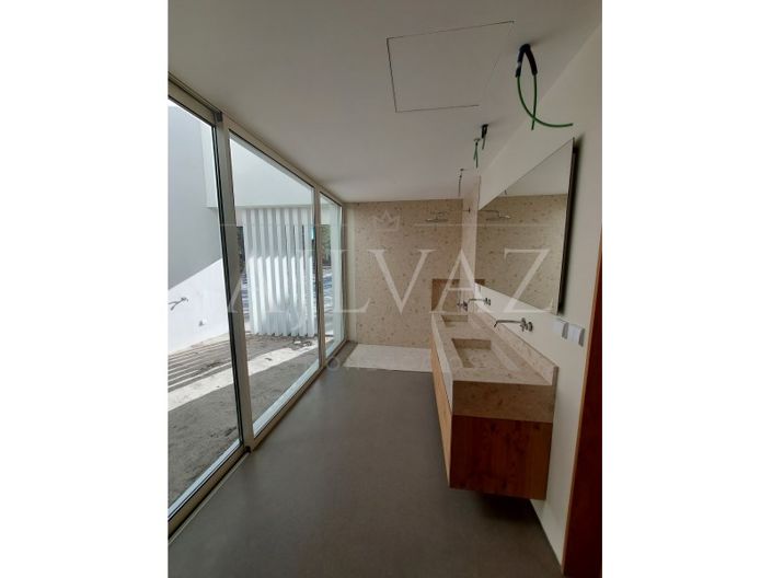 Image No.13-3 Bed House for sale