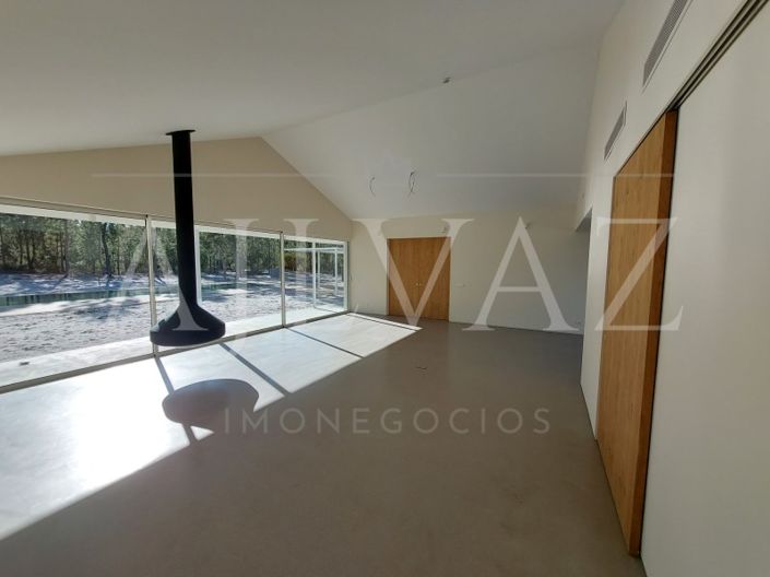 Image No.21-3 Bed House for sale