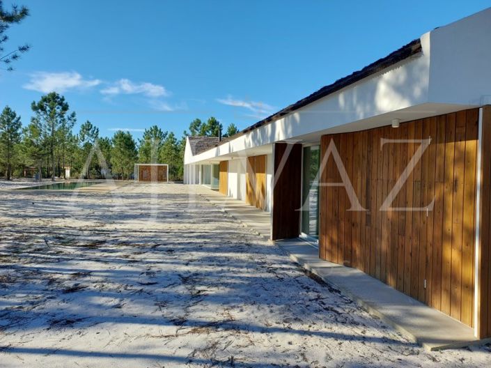 Image No.5-3 Bed House for sale