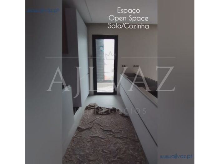 Image No.18-2 Bed Apartment for sale