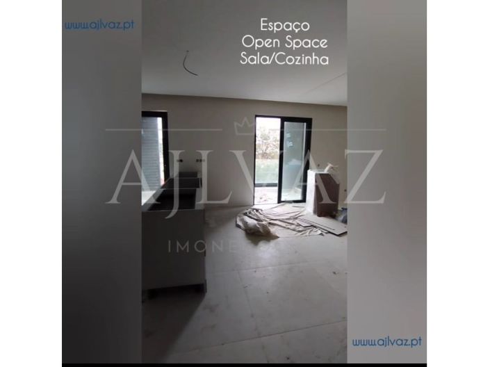 Image No.25-2 Bed Apartment for sale