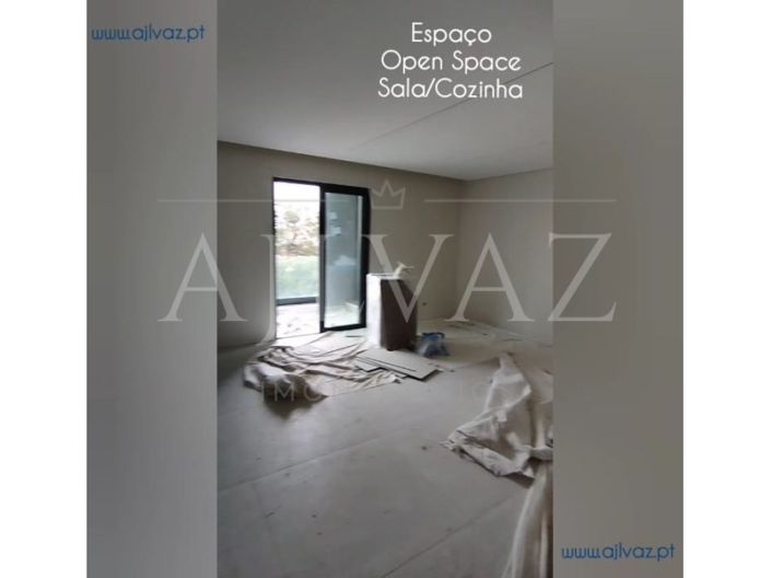 Image No.28-2 Bed Apartment for sale