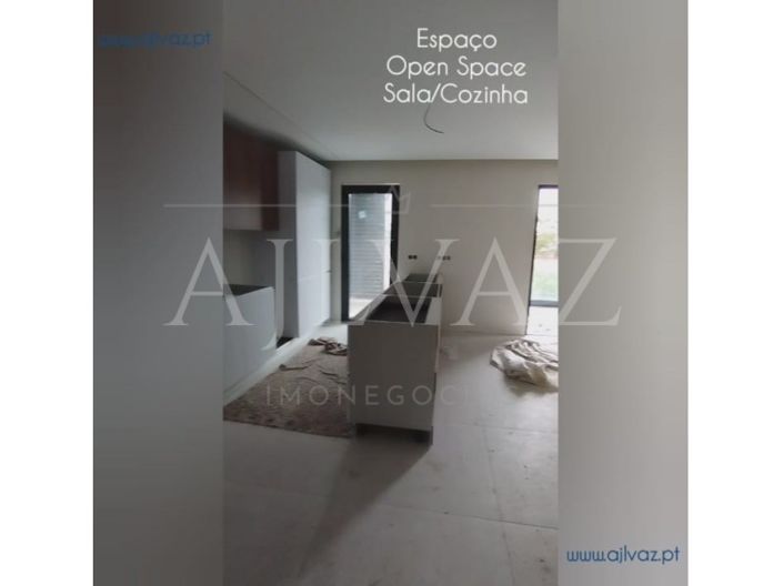 Image No.37-2 Bed Apartment for sale