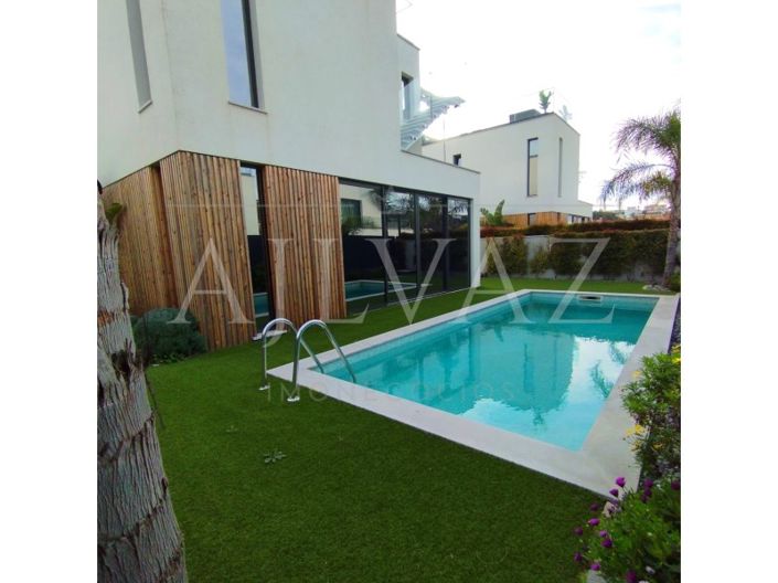 Image No.2-3 Bed House for sale