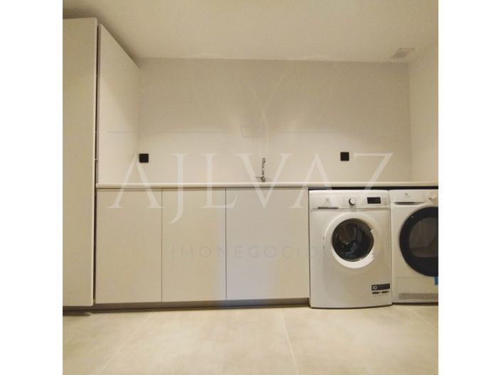 Image No.34-3 Bed House for sale