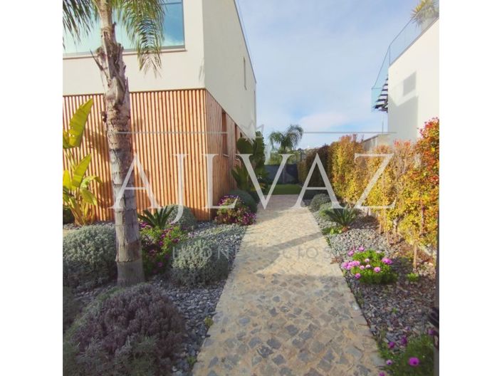 Image No.38-3 Bed House for sale