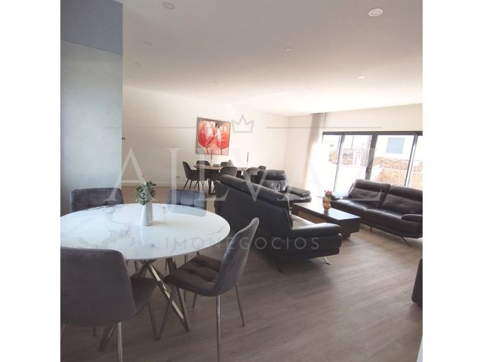 Image No.15-3 Bed House for sale