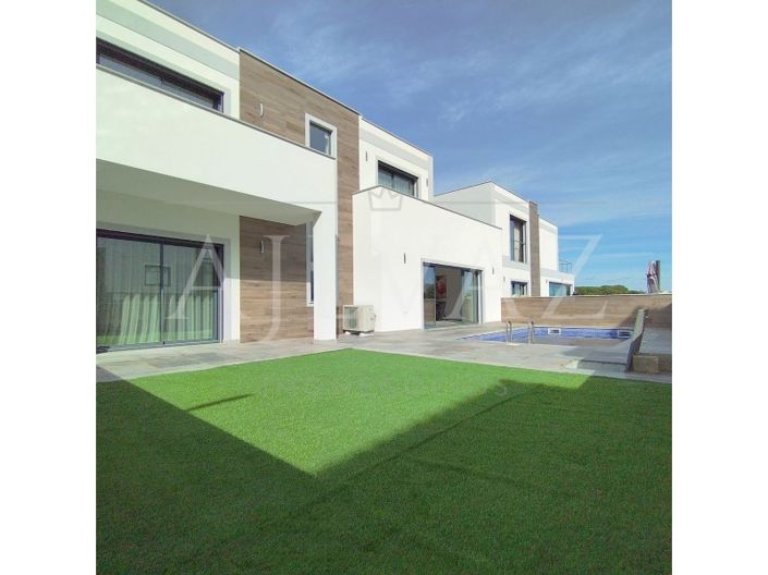 Image No.3-3 Bed House for sale