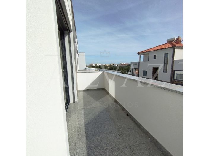 Image No.32-3 Bed House for sale