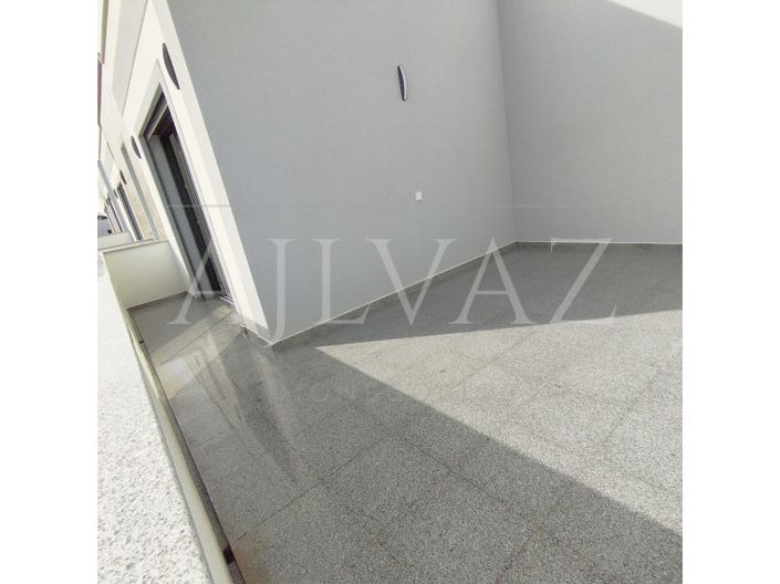 Image No.37-3 Bed House for sale