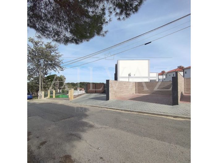 Image No.44-3 Bed House for sale