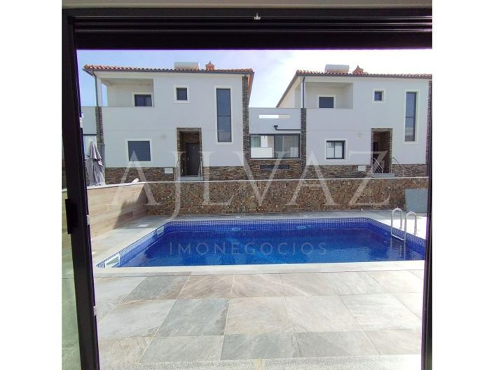 Image No.7-3 Bed House for sale