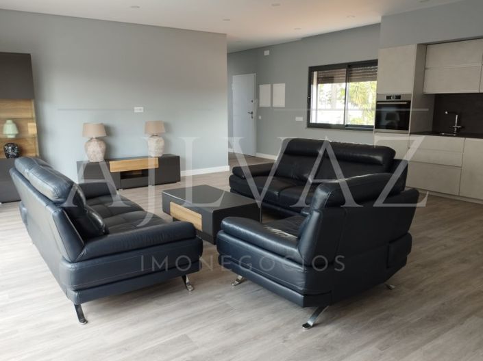 Image No.11-3 Bed House for sale