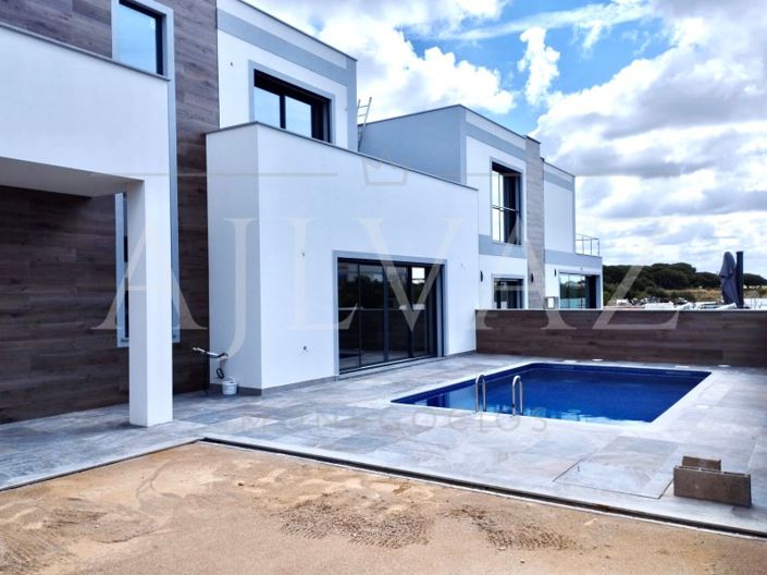 Image No.29-3 Bed House for sale