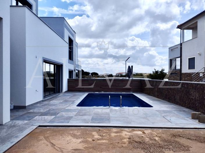 Image No.31-3 Bed House for sale