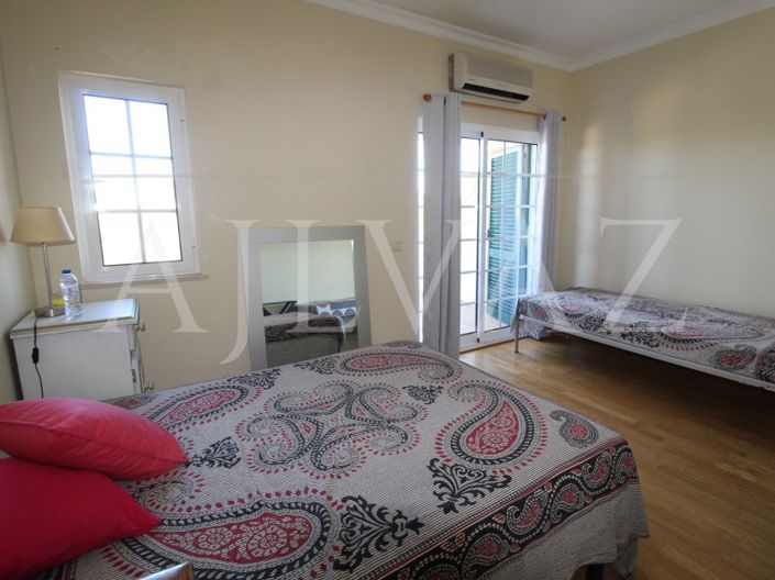 Image No.18-4 Bed House for sale