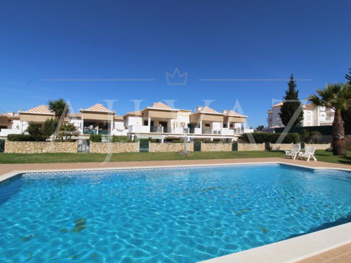 Image No.25-4 Bed House for sale