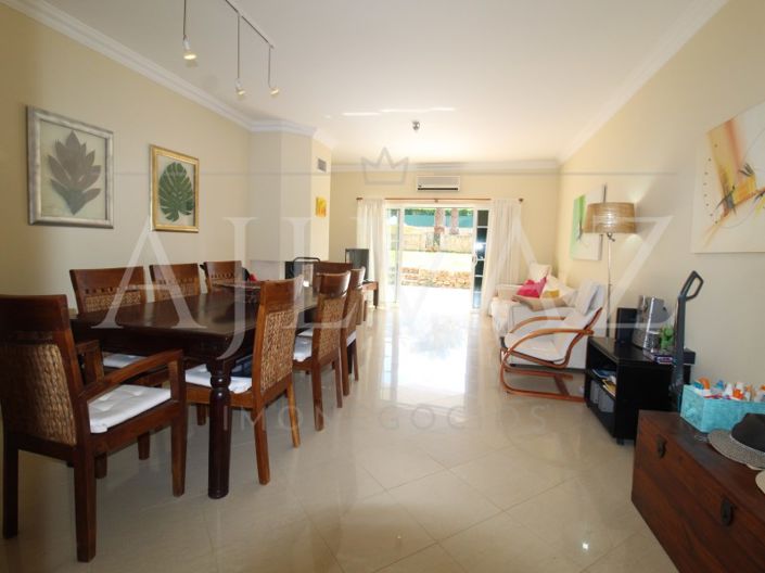 Image No.6-4 Bed House for sale