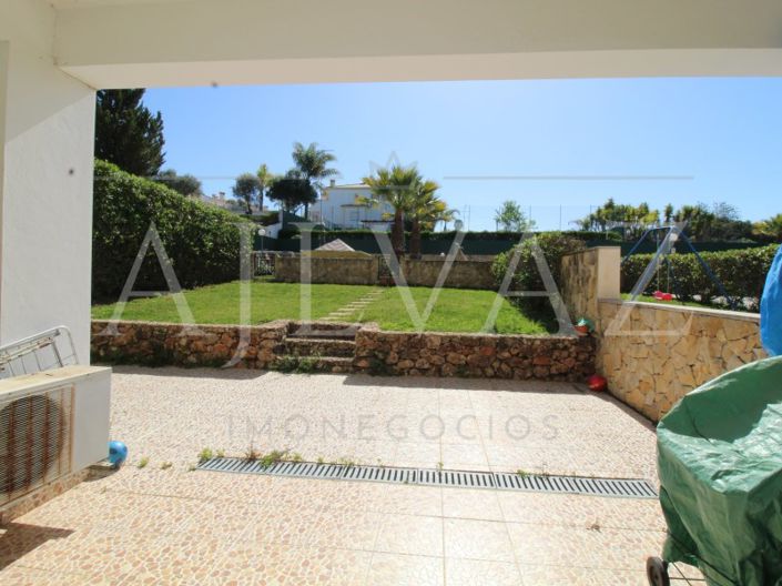 Image No.8-4 Bed House for sale