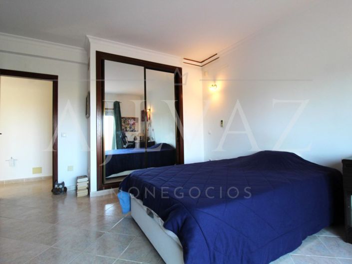 Image No.25-5 Bed House for sale