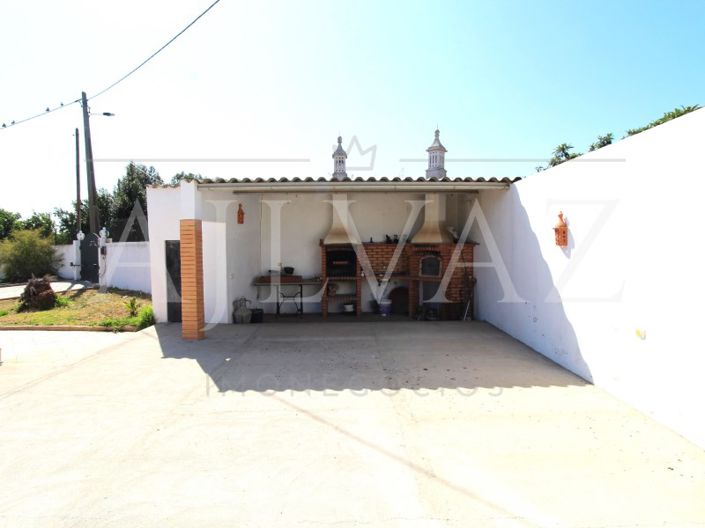 Image No.8-5 Bed House for sale