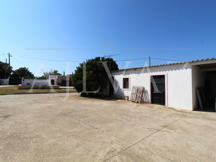 Image No.9-5 Bed House for sale