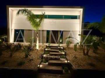 id7f6a8701-0000-0500-0000-000017bd5a91