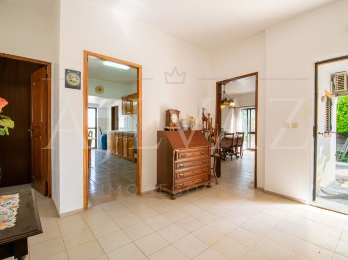 Image No.19-4 Bed House for sale