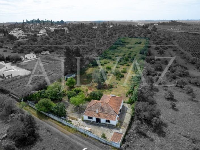 Image No.2-4 Bed House for sale