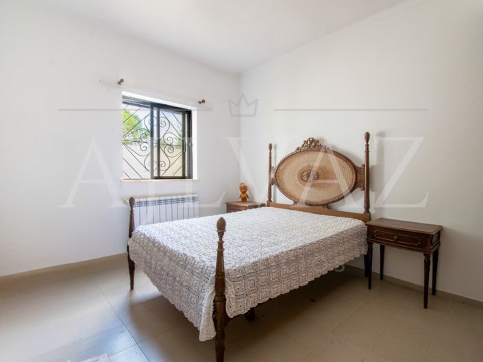 Image No.30-4 Bed House for sale