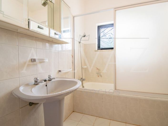 Image No.34-4 Bed House for sale