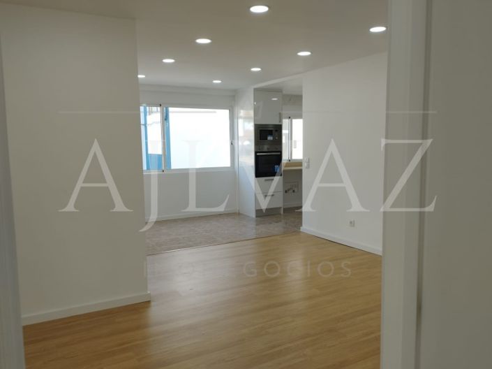 Image No.1-4 Bed Apartment for sale