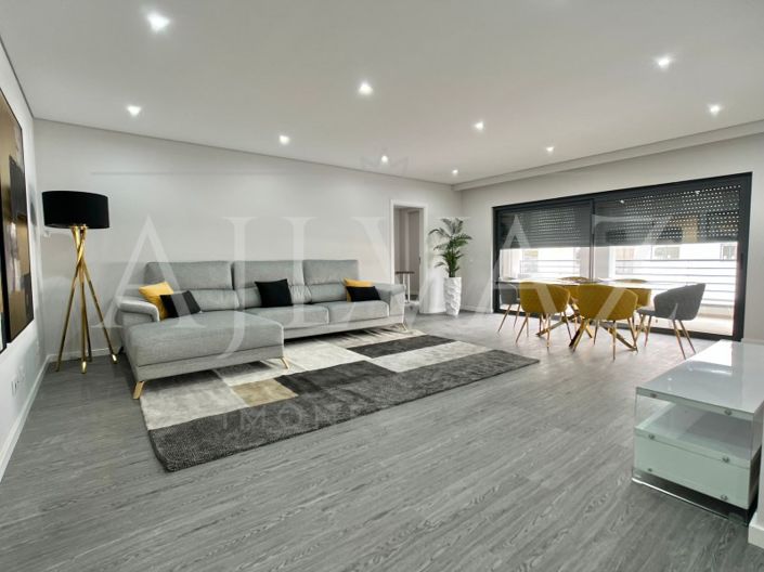 Image No.1-4 Bed Apartment for sale