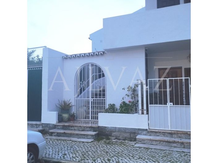 Image No.22-3 Bed Apartment for sale