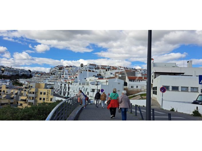 Image No.33-3 Bed Apartment for sale