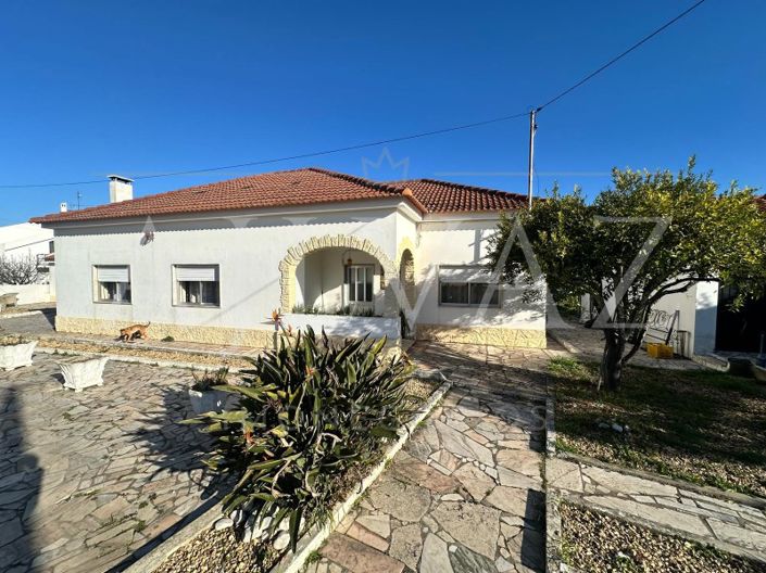Image No.1-5 Bed House for sale