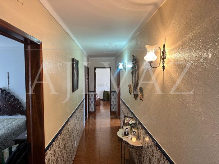 Image No.12-5 Bed House for sale