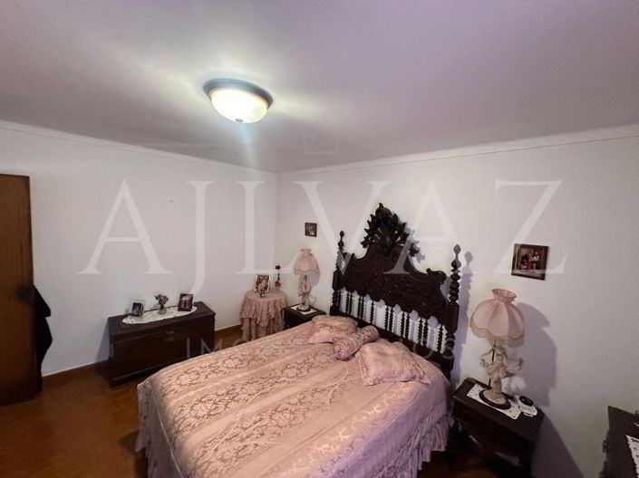 Image No.25-5 Bed House for sale