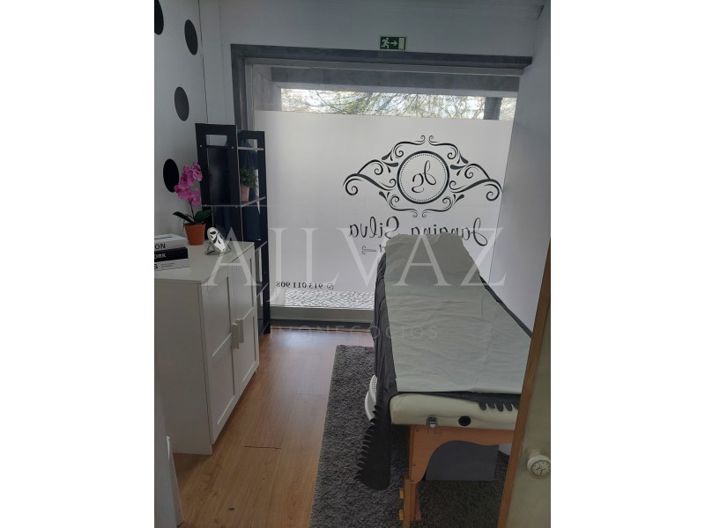 Image No.2-Commercial à vendre à Lisbon