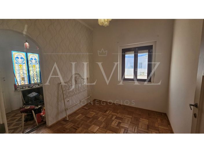 Image No.7-2 Bed House for sale