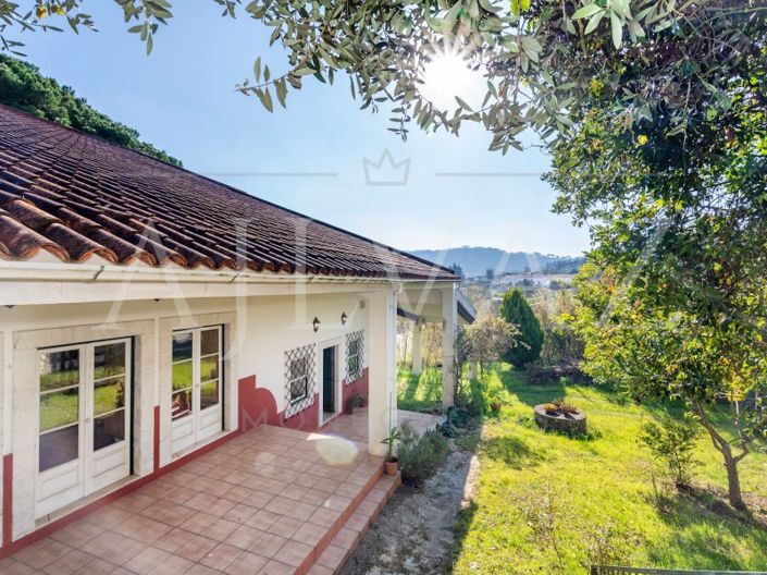 Image No.1-5 Bed House for sale