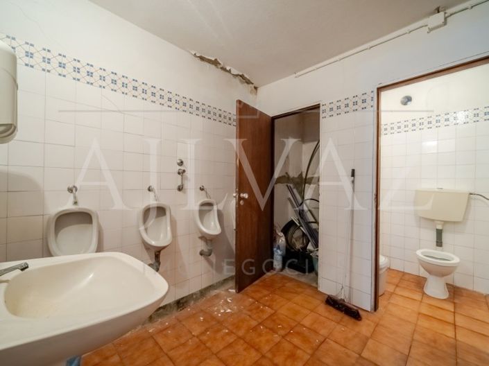 Image No.32-Commercial for sale