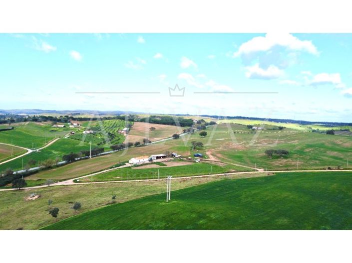 Image No.9-2 Bed Farmhouse for sale