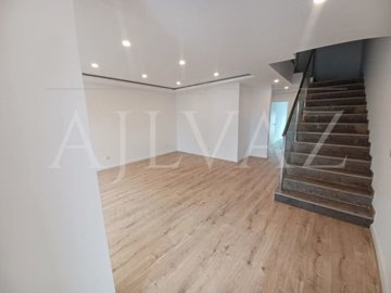 1 - Seixal, House