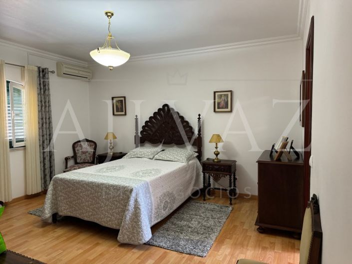 Image No.24-5 Bed House for sale